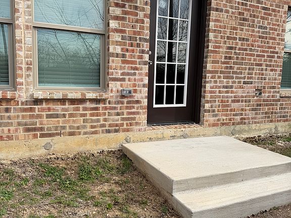 2nd image of 3661 Noor Dr