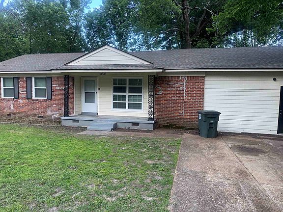 2nd image of 3837 Voltaire Ave