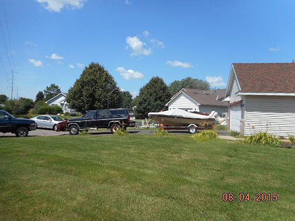 3rd image of 12725 Lincoln St NE