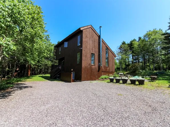 16 Cox Marsh Road, Torbay, NL A1K1A2