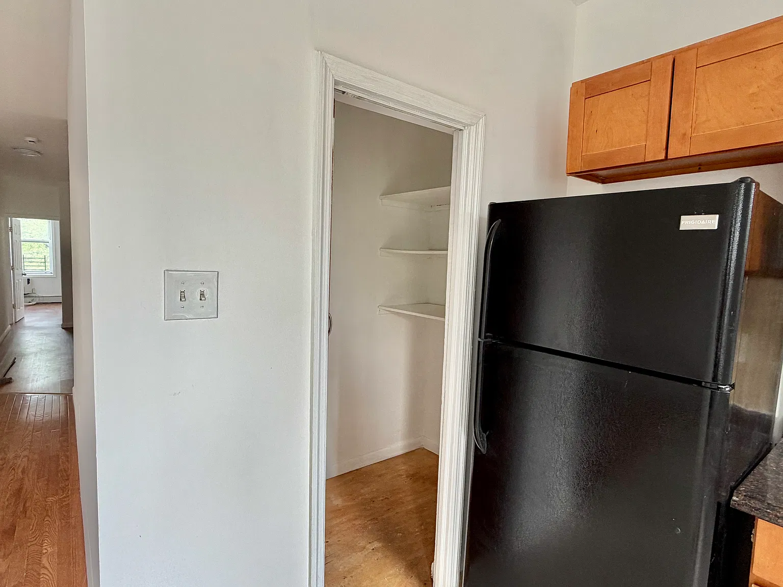 3 bed, 1000 sqft, $3,350 — Photo 3