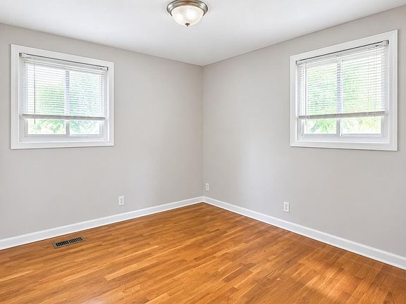 5th image of 4507 Burchfield Ave