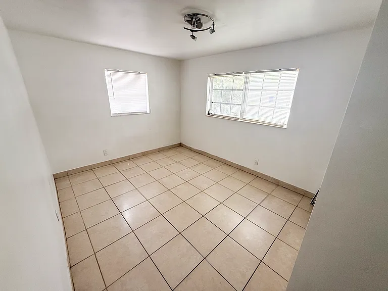 5627 Simms St — Photo 26