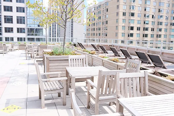 Sold by Agranoff Real Estate | media 23