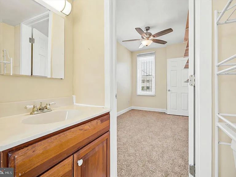 3220 Jasper St — Photo 10