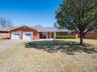 810 Itasca St, Plainview, TX 79072