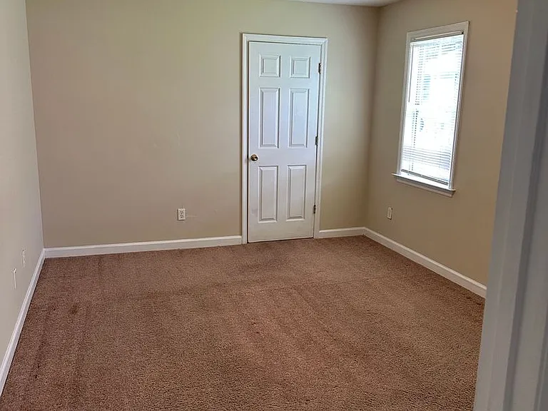 4075 Chadwyck Dr — Photo 10