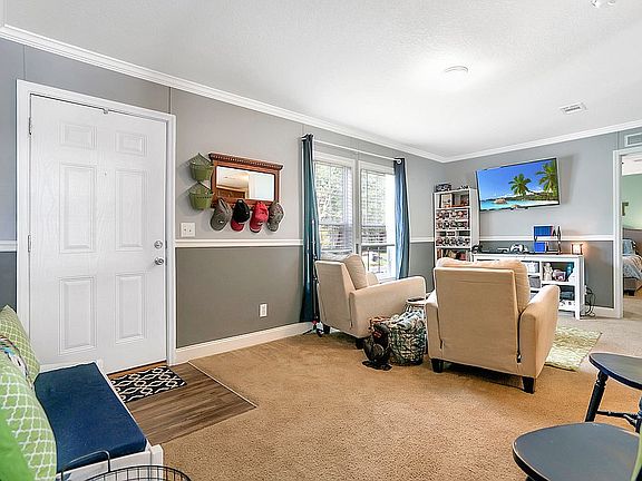 2nd image of 920 Kennedy Dr