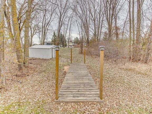 Bridge and shed  - room for an extra garage