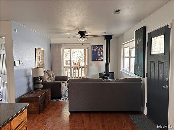 5th image of 2581 River Rd