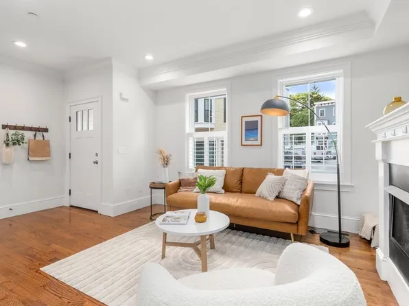 2 Franklin St #2B, Charlestown, MA 02129