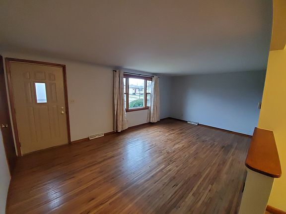 3rd image of 51 Audet Dr