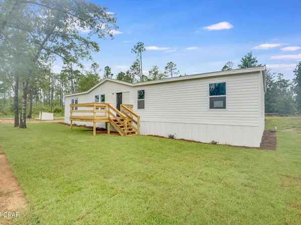 17705 Center Dr, Fountain, FL 32438