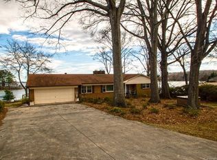 8404 Normandy Rd, Denver, NC 28037