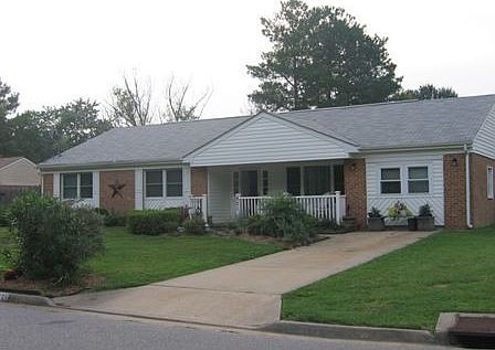 1st image of 821 Charlestown Dr