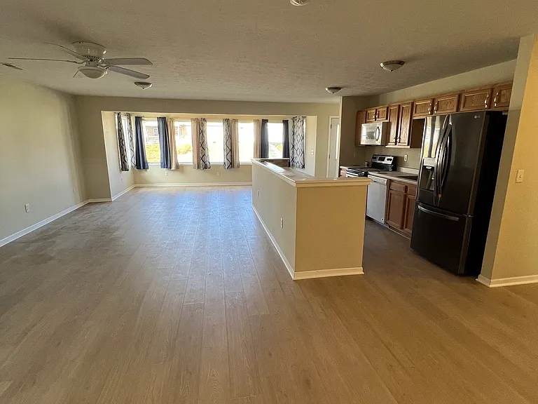 571 Ridgefield Rd — Photo 13