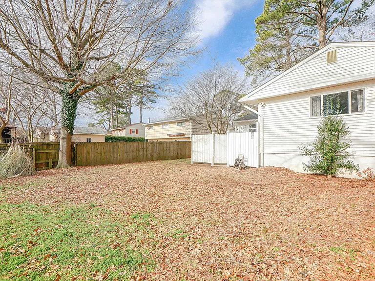 Capeview Ave — Photo 33
