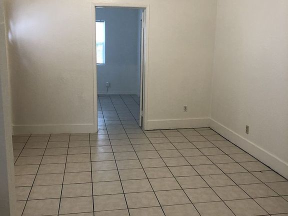 4th image of 1550 Montgomery St APT 2