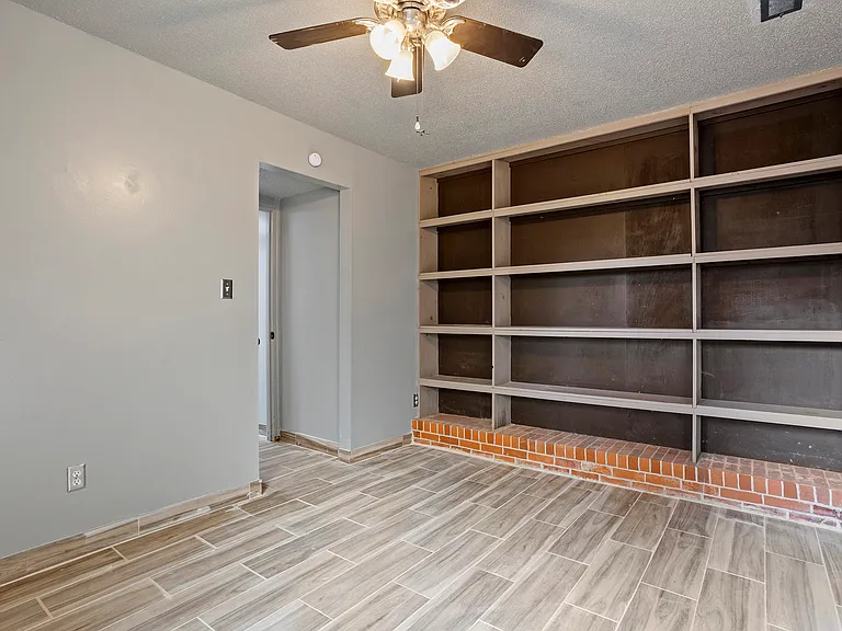 602 Dylan Ct — Photo 22