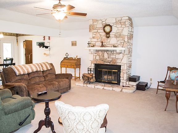 2nd image of 418 Paradise Dr