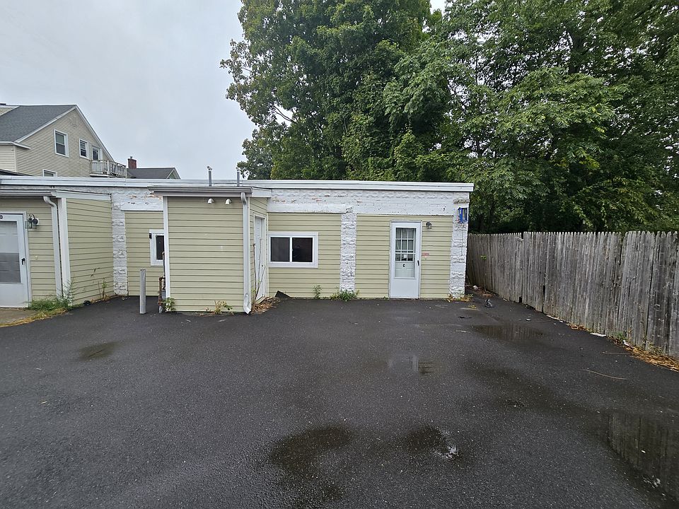 2nd image of 324 Campbell Ave #C