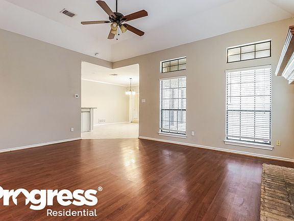 4th image of 4844 Barberry Dr