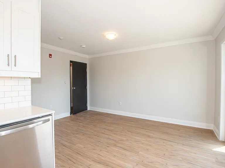 81 Empire St #10 — Photo 7