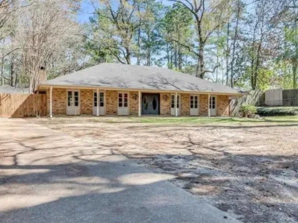 2911 Hills Rd, Pineville, LA 71360