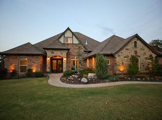 2103 Estancia Cir, Edmond, OK 73034