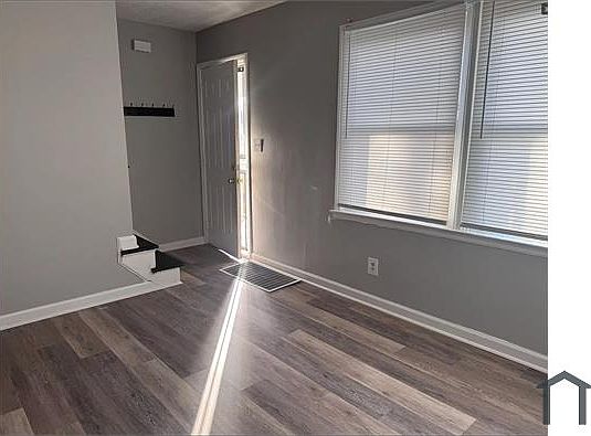 2nd image of 1108 22nd Ave