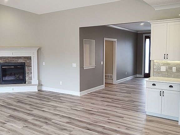 4th image of 890 Pickforde Dr NE