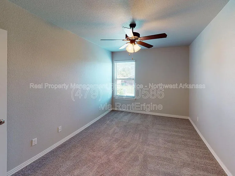 2711 W Shasta Rd — Photo 5