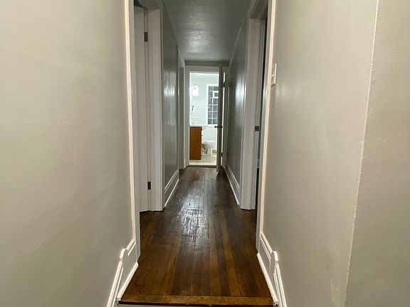 4th image of 860 E 236th St