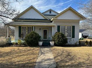 206 2nd St NW, Reform, AL 35481