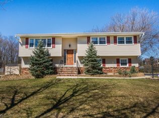 2 Larkspur Dr, Parsippany, NJ 07054