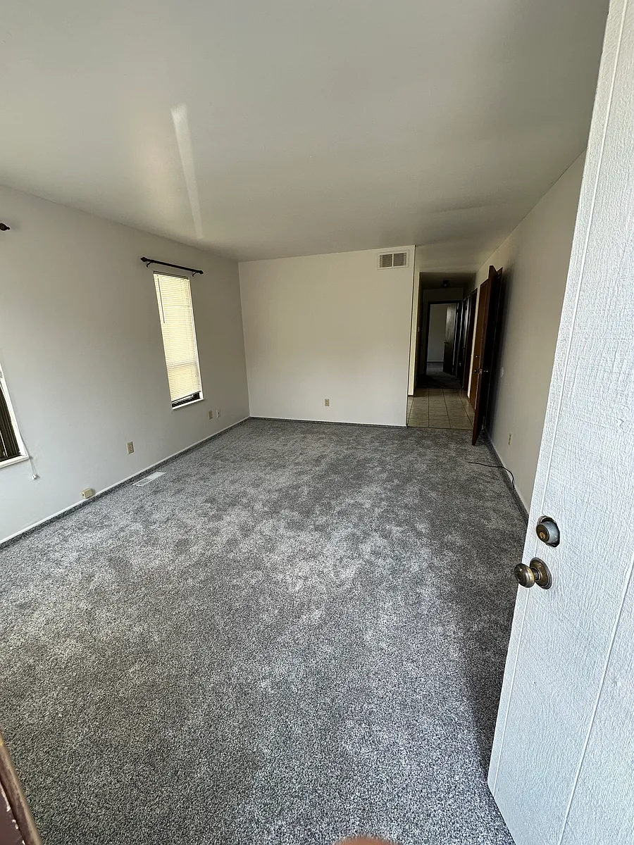 Building Photo - 114 Hillcrest Ave #114