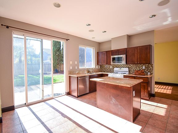 3rd image of 4756 Mangrove Dr