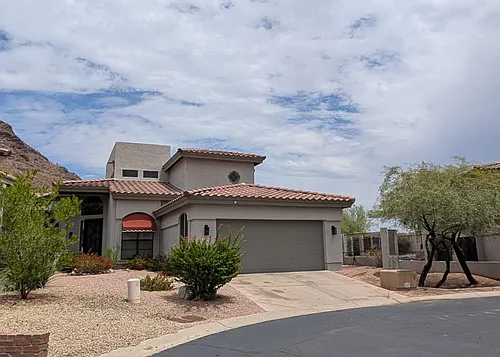 1536 E Meadow Ln Photo 1