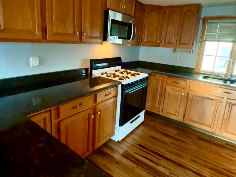 132 Pitman St — Photo 16