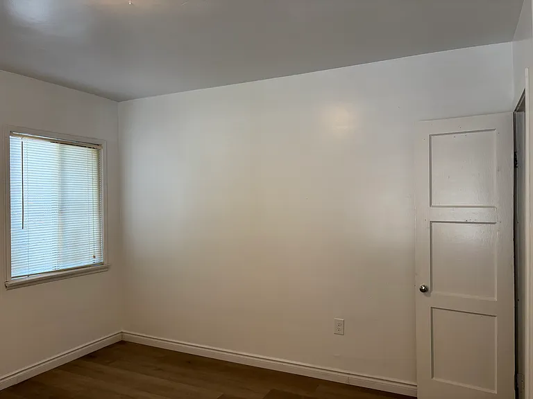 3946 Delta Ave — Photo 18