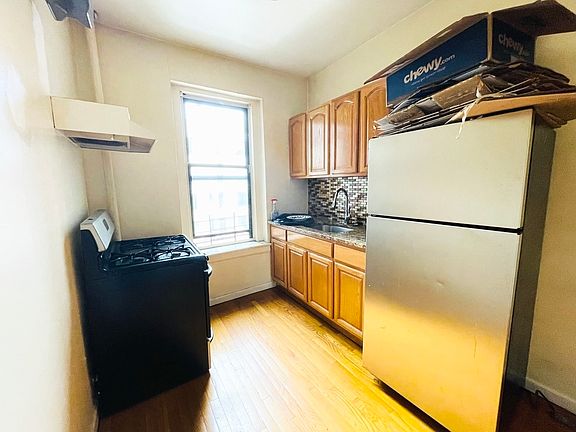 4th image of 830 W 177th St APT 3A