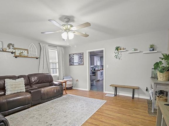 5th image of 615 Highland Ave