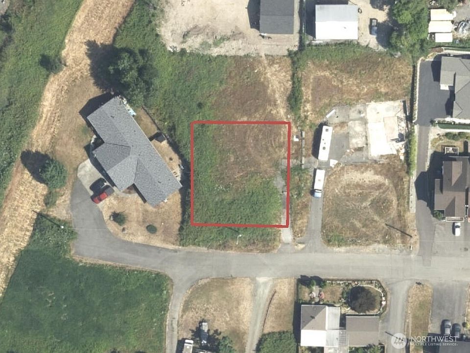 1st image of 412 Comet Street