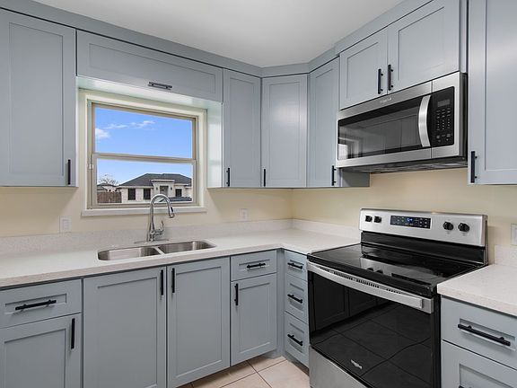 3rd image of 634 Marrs Ave #B