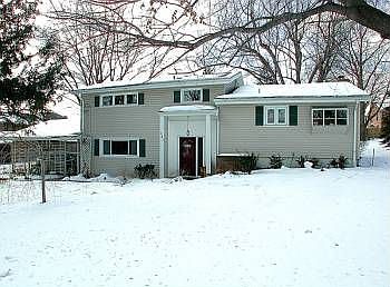 2nd image of 121 Moseley Cir