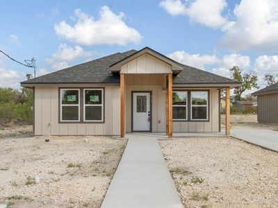 911 W 2nd St, Del Rio, TX, 78840