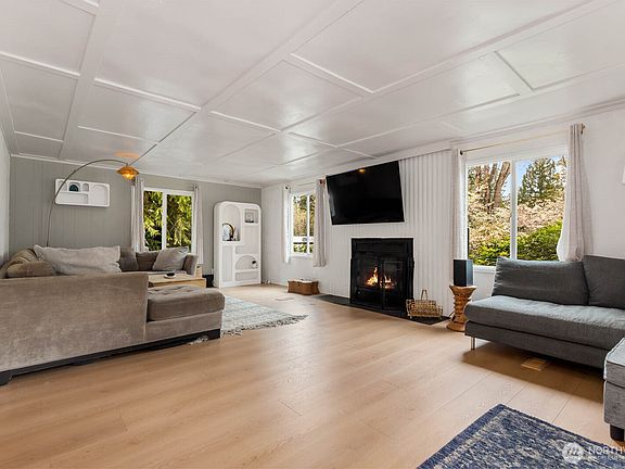 4th image of 18405 SE 162nd Street