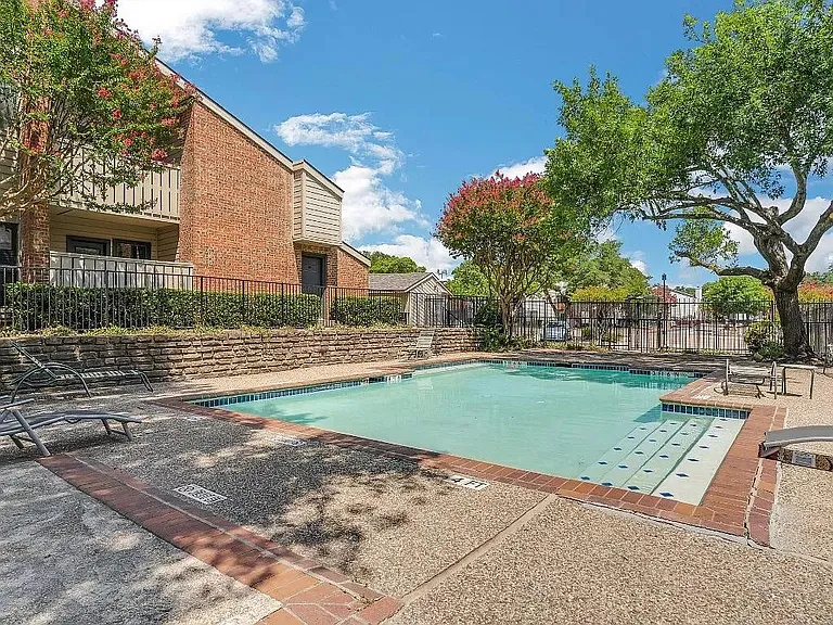 9600 Royal Ln #206 — Photo 11