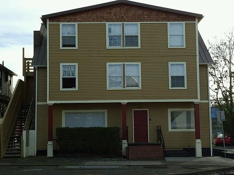 650 Marion St NE #1 — Photo 2