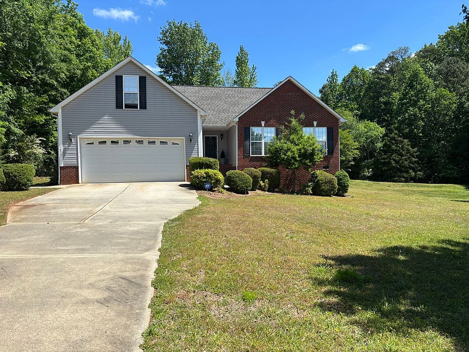 1st image of 1830 Country Manor Ln